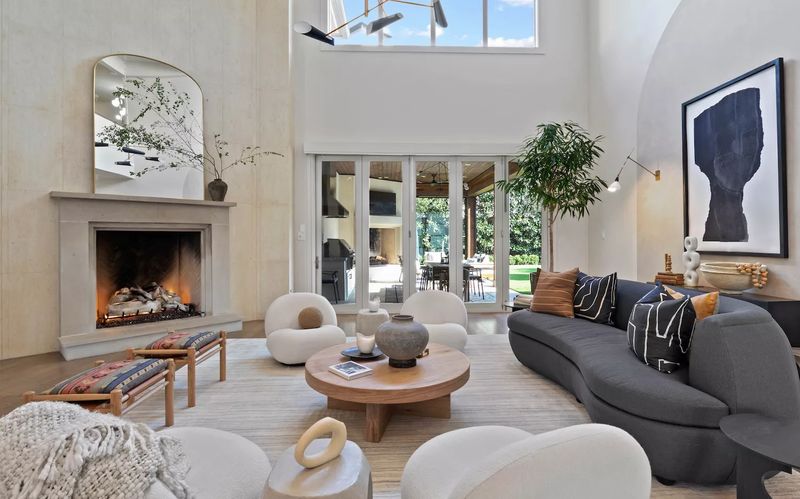 Modern living room interior designed by Luxury House Renew 